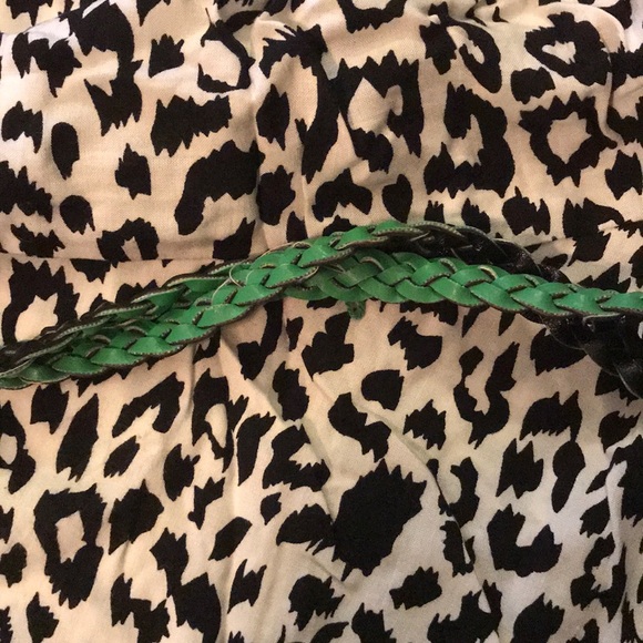Black and white print dress with green belt - Picture 2 of 3